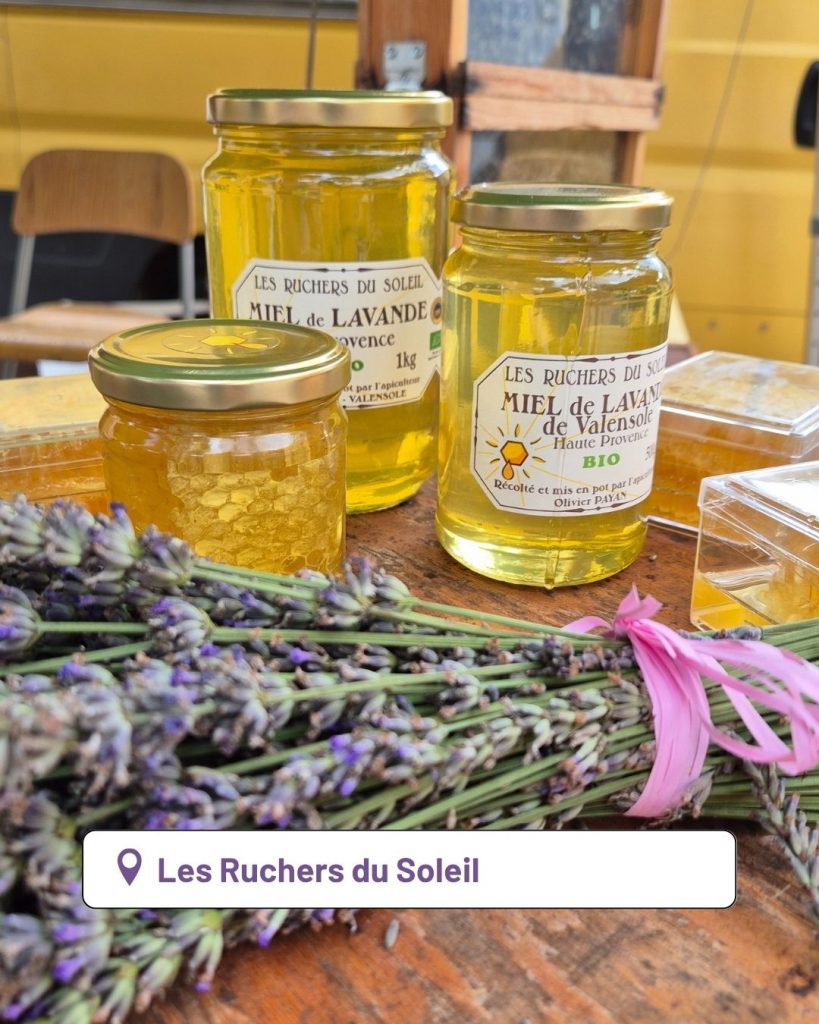 photo de la miellerie des ruchers du soleil à Valensole qui propose de la dégustation et de la vente direct